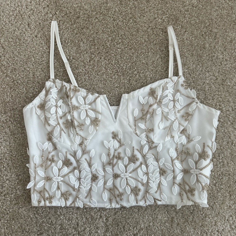 Elegant White and Tan Embroidered Women's Crop Top Size Small